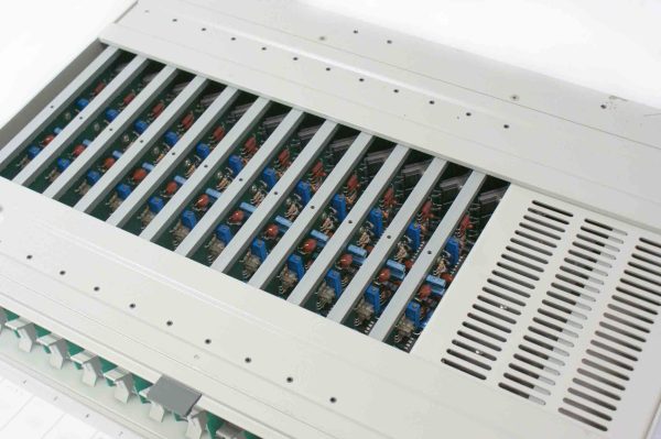 Wardbeck 12 ch distribution amplifier - D8212Q Fashion